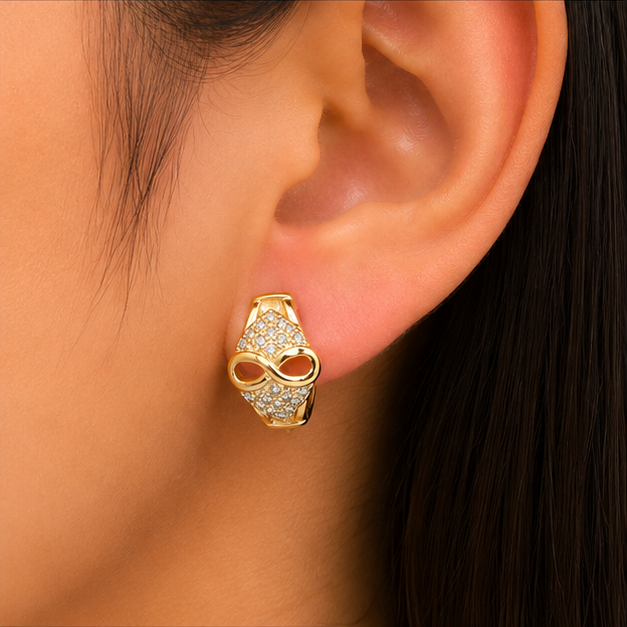 Aretes Huggie Baby Infinito con Zirconias Oro Laminado 18K | Princess Magic