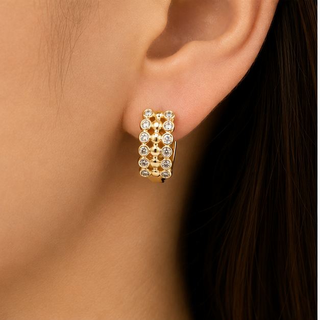 Arete Huggie Doble Fila con Zirconias Oro Laminado | Princess Magic