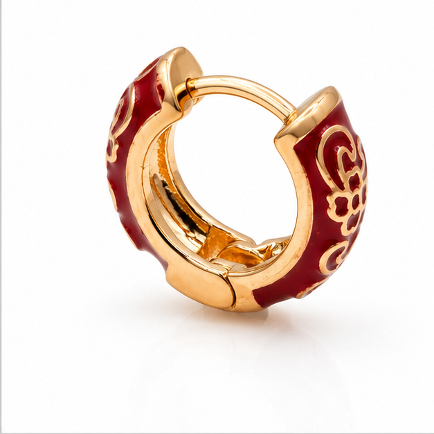 Aretes Huggie Baby Esmaltados Color Vino Oro Laminado 18K | Princess Magic