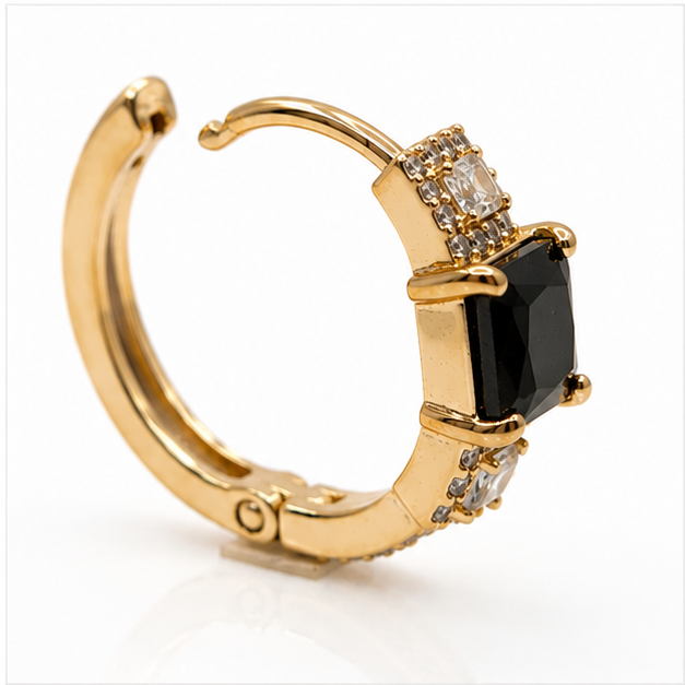 Arete Huggie con Zirconia Rectangular Oro Laminado 18K | PrincessMagic