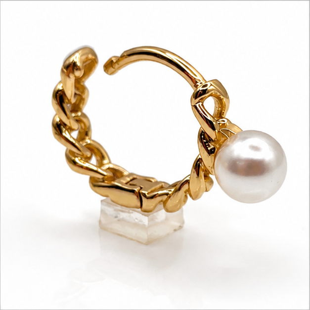 Arete Huggie Baby Trenzado con Perla Oro Laminado 18K | PrincessMagic