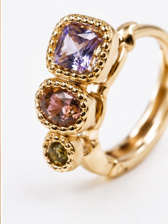 Arete Huggie con Zirconias Multicolor Oro Laminado | Princess Magic