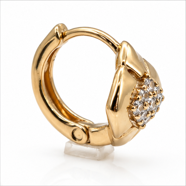 Aretes Huggie Corazón con Zirconias Oro Laminado 18K | Princess Magic