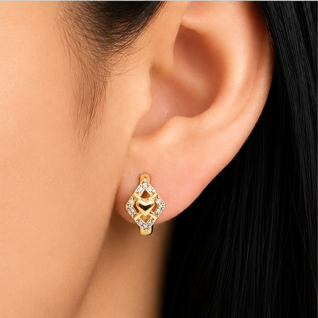 Arete Corazón Geométrico con Zirconias Oro Laminado 18K | Princess Magic