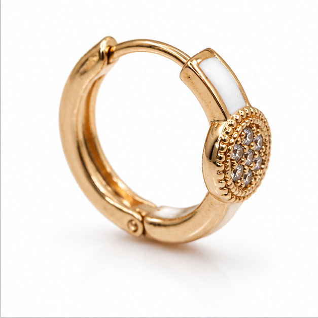 Aretes Huggie Blancos con Zirconias Oro Laminado 18K | Princess Magic