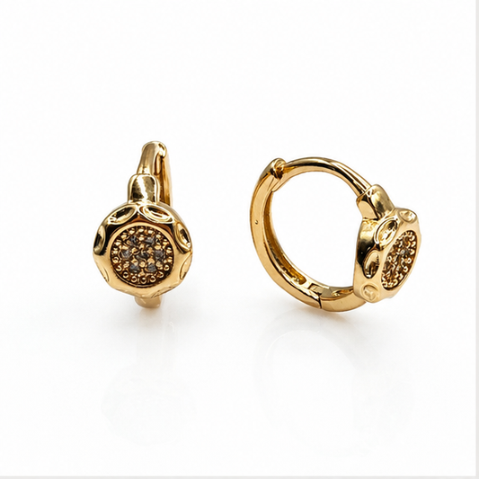 Huggie Baby Aura con Zirconia Oro Laminado 18K | Princess Magic