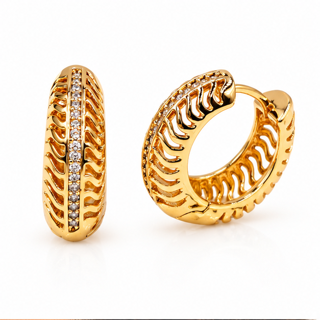 Aretes Huggie Oro Laminado Espiga Radiante con Zirconias | Princess Magic