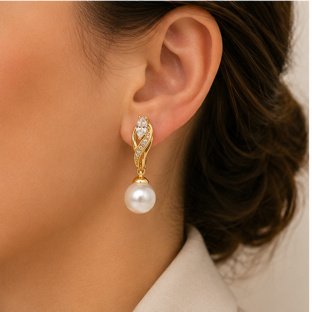 Aretes Huggie Oro Laminado Perla Celestial con Zirconia | Princess Magic