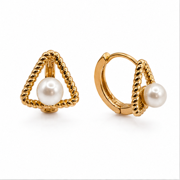 Aretes Huggie Triángulo con Perla Oro Laminado 18K | Princess Magic