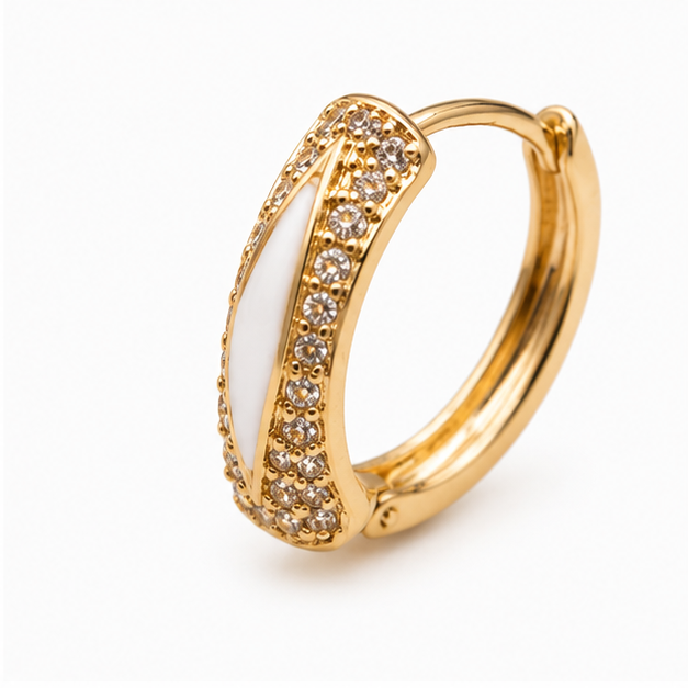 Arete Huggie con Zirconias y Esmalte Oro Laminado | Princess Magic