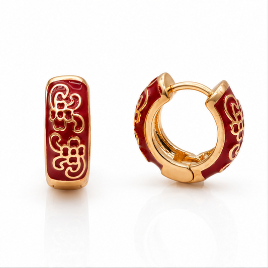 Aretes Huggie Baby Esmaltados Color Vino Oro Laminado 18K | Princess Magic