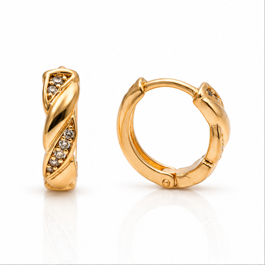 Aretes Huggie Entrelazados con Zirconias Blancas Oro Laminado 18K | Princess Magic