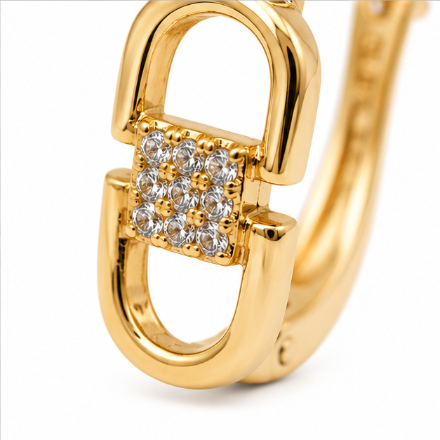 Arete con Zirconias Diseño Geométrico Oro Laminado | Princess Magic