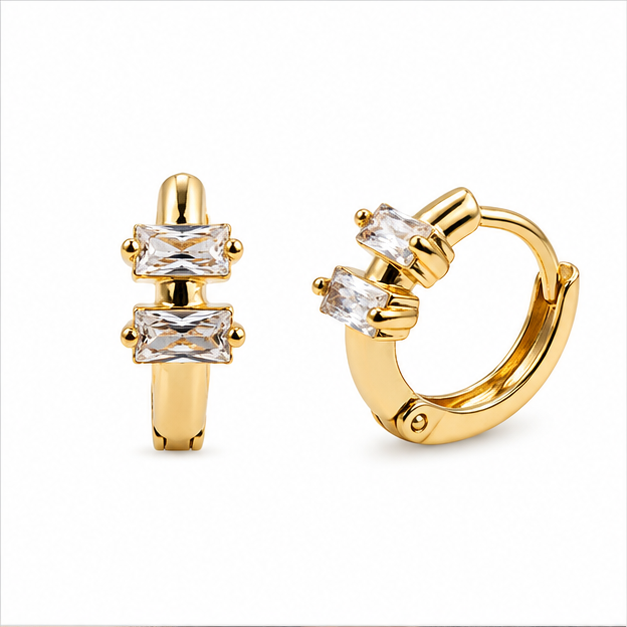 Arete Huggie con Zirconias Baguette Oro Laminado | Princess Magic