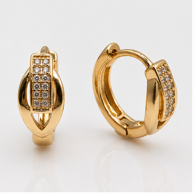 Arete Huggie Entrelazado con Zirconias | Oro Laminado 18K