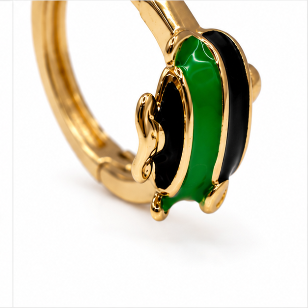 Arete Huggie Baby Pez Oro Laminado 18K Color Verde 🐠✨ | PrincessMagic