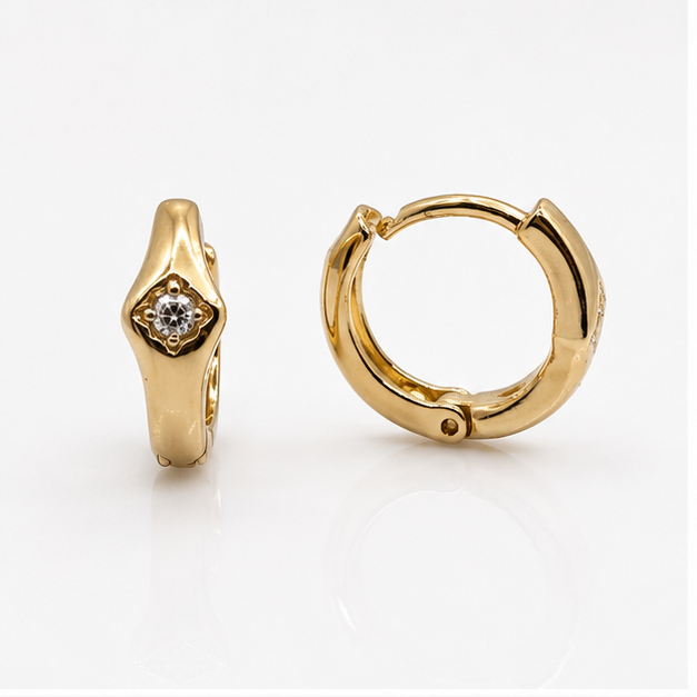 ✨ Arete Huggie Clásico con Zirconia Oro Laminado 18K | PrincessMagic