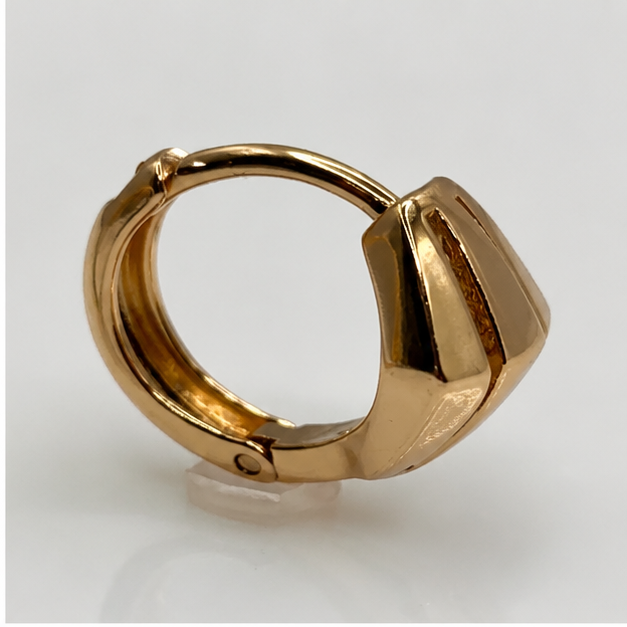 Arete Huggie Geométrico Oro Laminado 18K | PrincessMagic