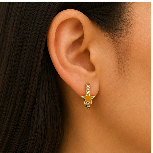 Arete Huggie Estrella con Zirconias | Oro Laminado 18K