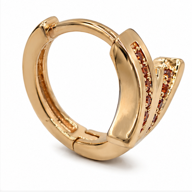 Aretes Huggie Ondas con Zirconias Champagne Oro Laminado 18K | Princess Magic
