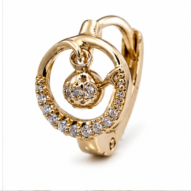 Aretes Huggie Corazón Colgante con Zirconias Oro Laminado 18K | Princess Magic