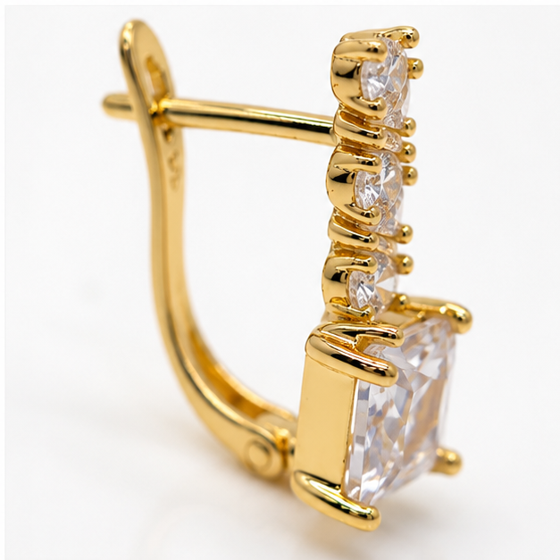 Arete Huggie Elegance Cuadrado de Oro Laminado 18K con Zirconias