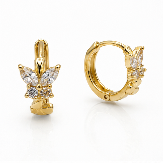 Arete Huggie Baby Mariposa con Zirconias | Oro Laminado