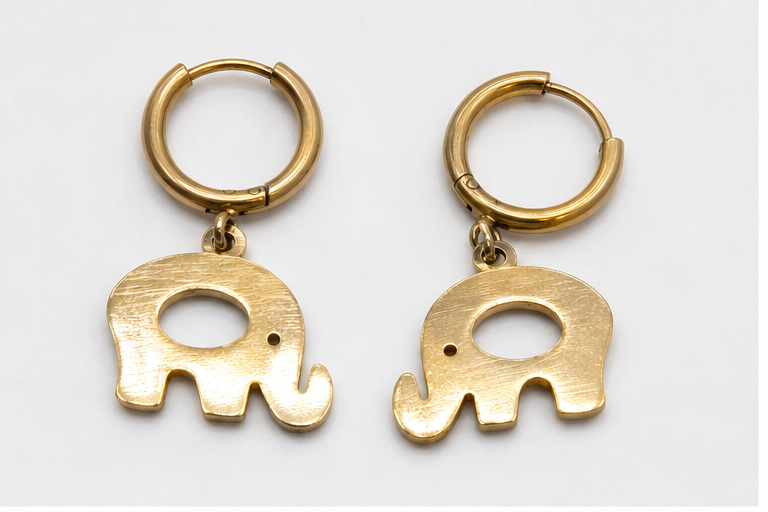Aretes Huggie con Dije de Elefante | Acero Inoxidable