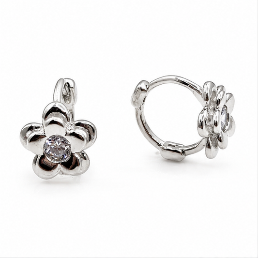 Arete Huggie Baby Flor con Zirconia Central | Rodio Laminado