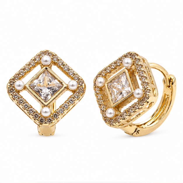 Arete Huggie Cuadrado con Zirconias y Perlas Oro Laminado | Princess Magic