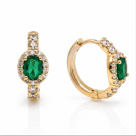 Arete Huggie Ovalado con Zirconia Verde Oro Laminado | Princess Magic