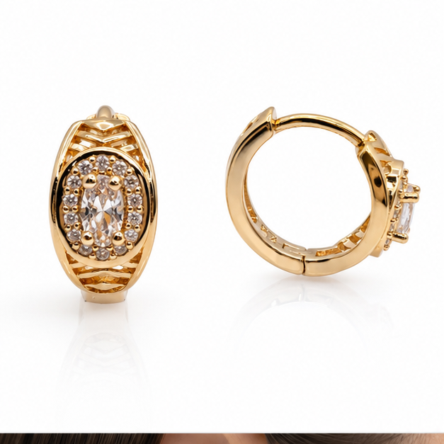 Aretes Huggie Ovalados Zirconia Cristal Oro Laminado 18K | Princess Magic