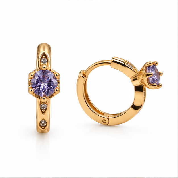 Aretes Huggie con Zirconia Lavanda Oro Laminado 18K | Princess Magic