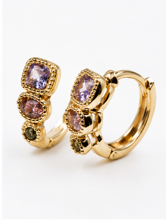 Arete Huggie con Zirconias Multicolor Oro Laminado | Princess Magic