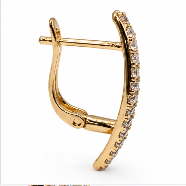 Aretes Curvos con Zirconias Oro Laminado 18K | Princess Magic