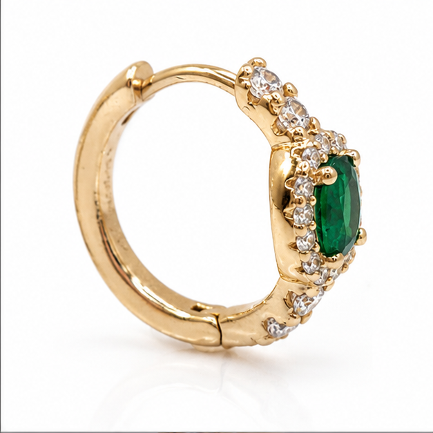 Arete Huggie Ovalado con Zirconia Verde Oro Laminado | Princess Magic