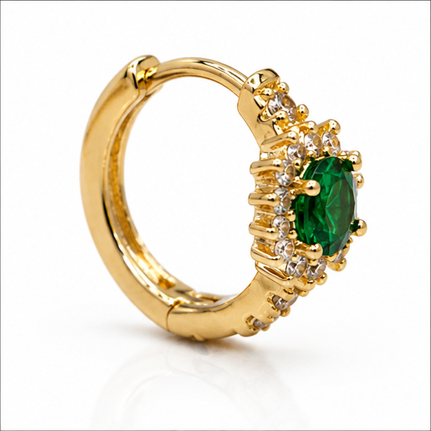 Arete Huggie Baby Flor con Zirconia Verde Oro Laminado | Princess Magic
