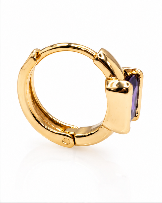 Aretes Baby con Zirconia Morada Corte Rectangular Oro Laminado 18K | Princess Magic