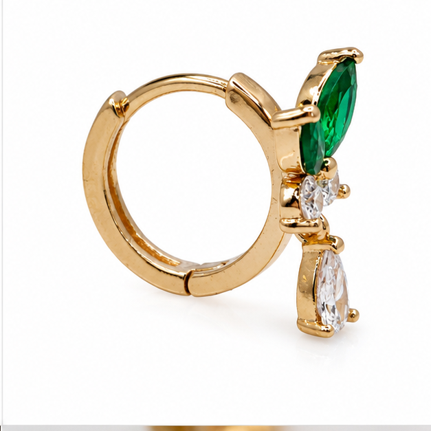 Arete Huggie Flor con Zirconias Verdes Oro Laminado | Princess Magic