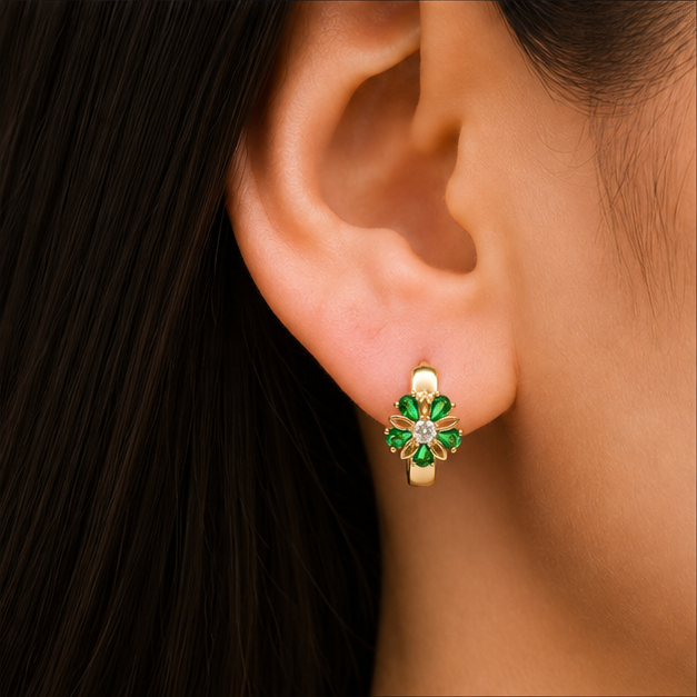 Arete Huggie Flor Verde Oro Laminado | Princess Magic