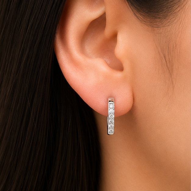 Arete Huggie con Zirconias Laminado en Rodio | Princess Magic