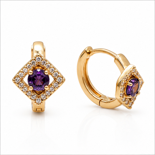 Aretes Huggie Baby Cuadro Morado con Zirconia Oro Laminado 18K | Princess Magic