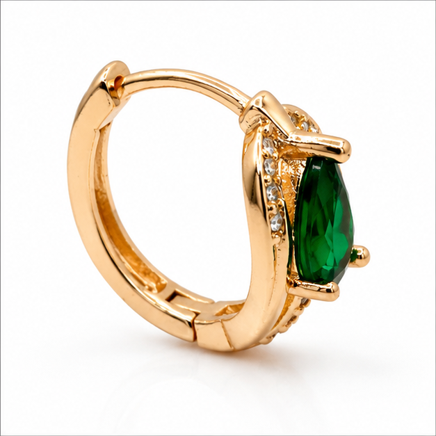 Aretes Huggie Gota Verde Esmeralda con Zirconias Oro Laminado 18K | Princess Magic
