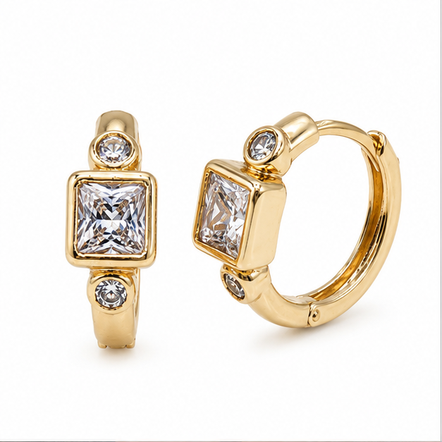 Aretes Huggie Crystal Royale Oro Laminado | Princess Magic