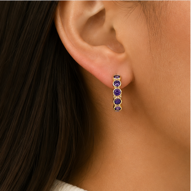 Aretes Huggie Amatista Royale Oro Laminado 18K | Princess Magic